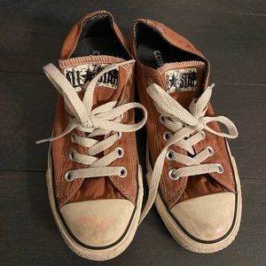 Burnt red converse